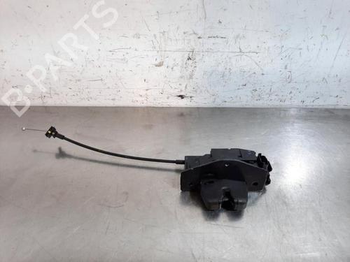 Used Tailgate lock PEUGEOT 3008 II SUV (MC_, MR_, MJ_, M4_) 1.2 THP/ PureTech 130 (MRHNSM, MRHNSU, MRHNSJ, MRHNYW,... (131 hp) 23614599