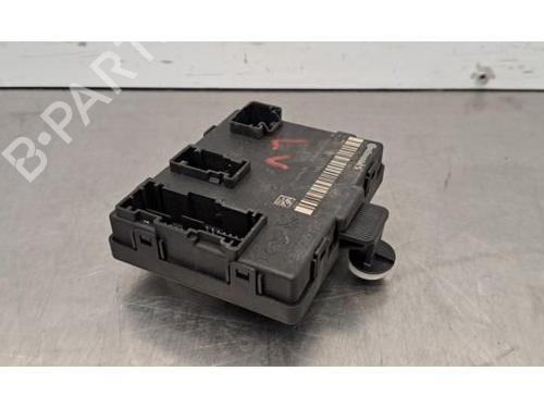 Used Electronic module Electronic module PEUGEOT 308 SW III (FC_, FJ_, FR_, F4_, FN_) BlueHDi 130 (FCYHZL, FCYHZT) (131 hp) 33892599 33892599