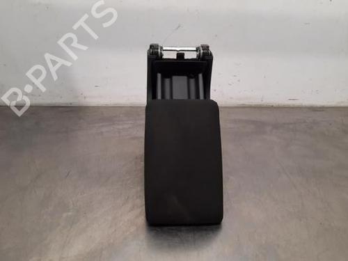 Used Armrest / Center console SEAT IBIZA V (KJ1, KJG) 1.0 TSI (95 hp) 23624846