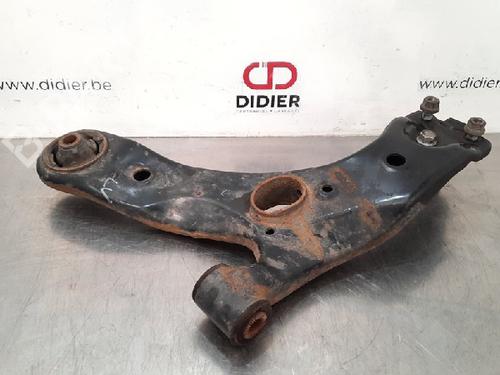 Used Left front suspension arm TOYOTA AURIS (_E18_) 1.3 (NRE180_, NRE180R) (99 hp) 10886418