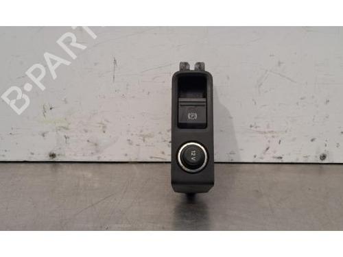 Used Switch AUDI A3 Limousine (8YS, 8YM) 35 TDI (150 hp) 30806533