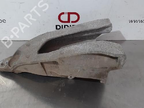Used Engine mount VW TRANSPORTER T5 Van (7HA, 7HH, 7EA, 7EH) 2.0 TDI (84 hp) 10873016