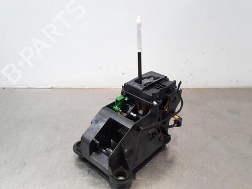 Used Gear lever OPEL CROSSLAND X / CROSSLAND (P17, P2QO) 1.2 (75) (110 hp) 17564108