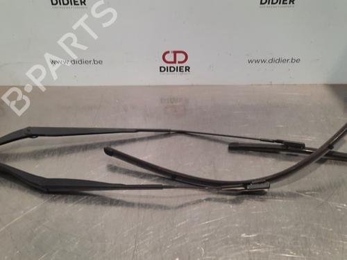Used Front windshield wiper arm RENAULT CLIO V (B7_) 1.0 TCe 100 (B7MT) (101 hp) 15023663