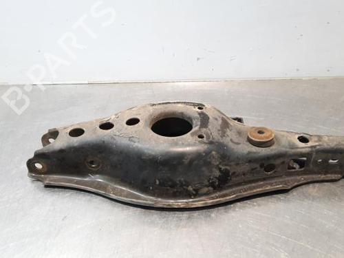 Used Right rear suspension arm TOYOTA AURIS (_E18_) 1.3 (NRE180_, NRE180R) (99 hp) 18236804