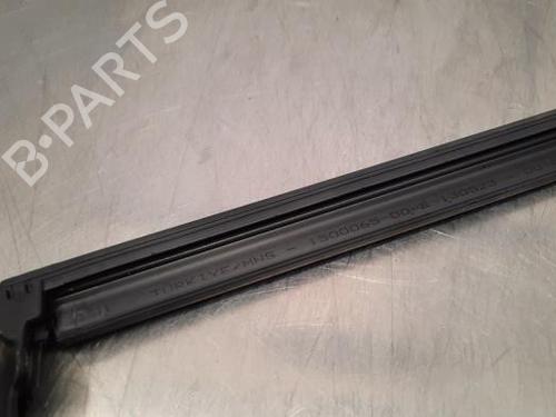 Used Door moulding trim Door moulding trim TESLA MODEL Y (5YJY) EV Performance All-wheel Drive (534 hp) 34198252 34198252