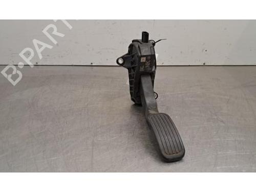 pedal-toyota-corolla-estate-_e21_-2019-34386087 main image
