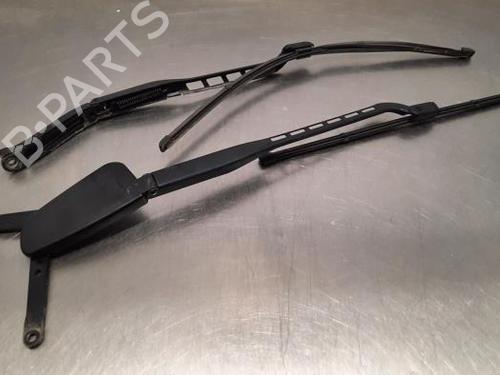 Used Front windshield wiper arm MERCEDES-BENZ M-CLASS (W166) ML 250 CDI / BlueTEC 4-matic (166.004, 166.003) (204 hp) 23586953