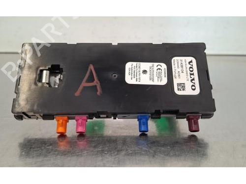 antennabase-volvo-xc40-536-2017-33612436 main image