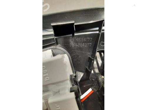 Interior roof light PEUGEOT 5008 II (MC_, MJ_, MR_, M4_) 1.2 THP (MRHNYH, MRHNYW, MRHNSJ, MRHNSU, MRHNSM) | BP23584548I8 