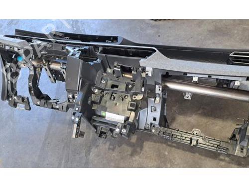 Dashboard PEUGEOT 308 III (FB_, FH_, FP_, F3_, FM_) e-308 (FMZKWZ) | BP28593272C46