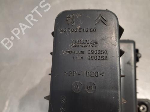 Air filter box PEUGEOT 208 I (CA_, CC_) 1.2 VTI 82 | BP15233718M87