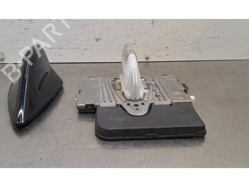 Antena/Base Antena/Base PEUGEOT 308 III (FB_, FH_, FP_, F3_, FM_) PureTech 130 (FPHNSL, FPHNST) (131 hp) 37479262 37479262