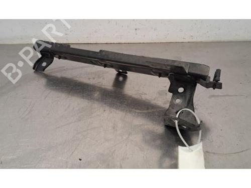 Używane Wspornik / Uchwyt RENAULT MEGANE IV Hatchback (B9A/M/N_) 1.6 E-TECH 160 (B9NH) (160 hp) 29871788