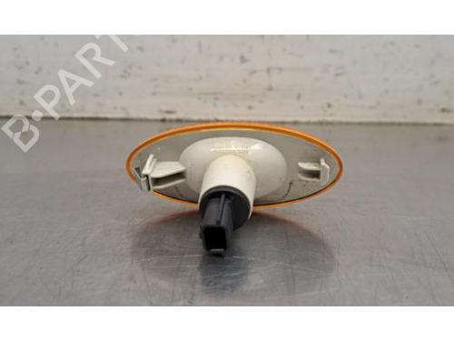 Right front indicator NISSAN INTERSTAR Van (X62B) dCi 150 | BP37479081C33 - Image 2