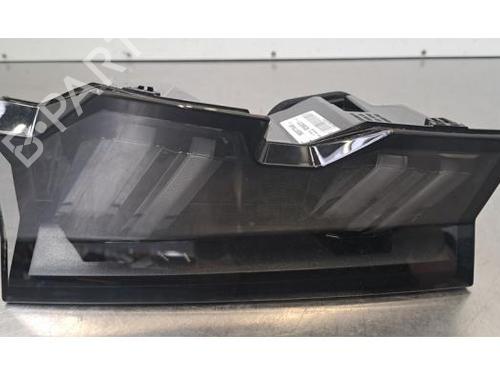 Used Right taillight Right taillight PEUGEOT 308 III (FB_, FH_, FP_, F3_, FM_) e-308 (FMZKWZ) (156 hp) 40289098 40289098