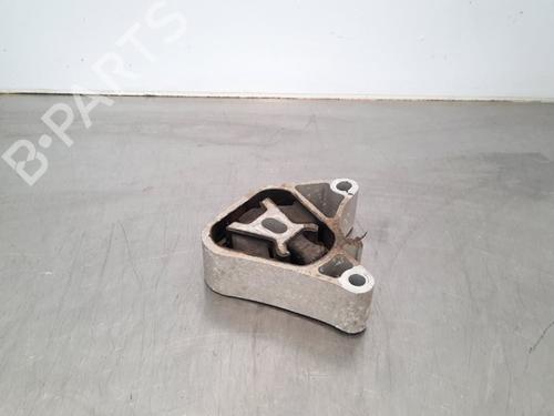 Used Engine mount MERCEDES-BENZ CLA Coupe (C117) CLA 200 CDI / d (117.308) (136 hp) 10899992