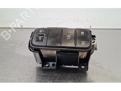 Used Switch Switch HYUNDAI i20 III (BC3, BI3) 1.0 T-GDI (101 hp) 34048318 34048318