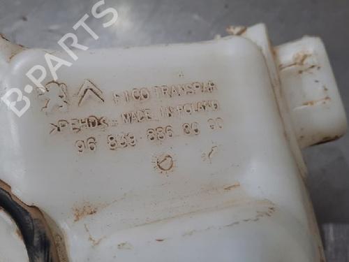 Windscreen washer tank PEUGEOT 208 I (CA_, CC_) 1.2 THP 110 | BP10890720C113