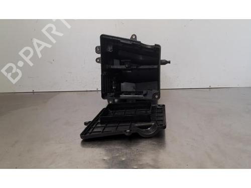 Used Fuse box Fuse box 37674670 37674670