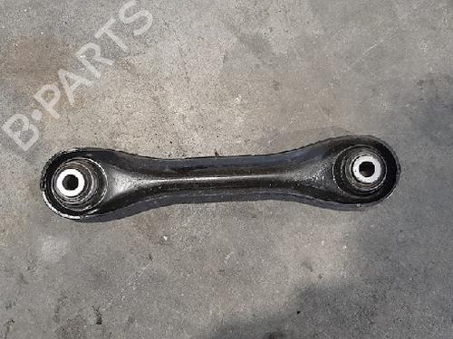 Venstre bagtil bærearm VOLVO V40 Hatchback (525) D2 (120 hp) 10870245