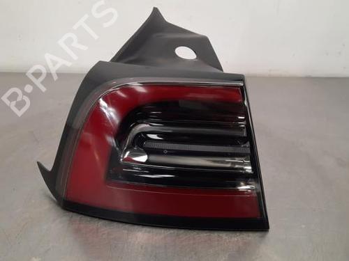 Used Left taillight Left taillight TESLA MODEL Y (5YJY) EV Performance All-wheel Drive (534 hp) 34198189 34198189