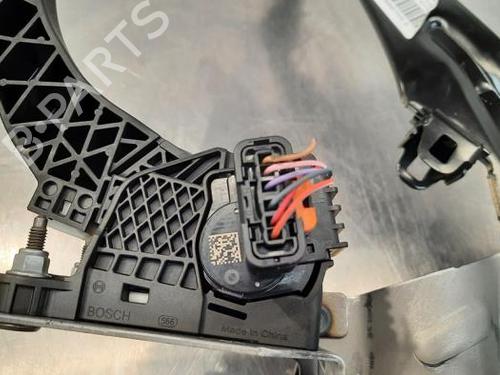 Pedal PEUGEOT 3008 II SUV (MC_, MR_, MJ_, M4_) 1.2 THP/ PureTech 130 (MRHNSM, MRHNSU, MRHNSJ, MRHNYW,... | BP23601028I4 