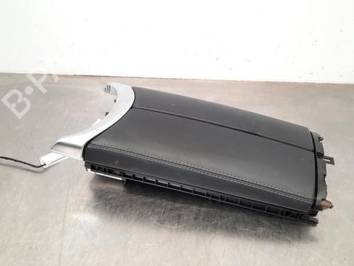 Used Armrest / Center console MERCEDES-BENZ C-CLASS (W205) C 220 BlueTEC / d (205.002, 205.004) (170 hp) 20079411