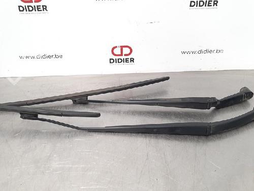 Used Front windshield wiper arm NISSAN QASHQAI II (J11, J11_) 1.5 dCi (110 hp) 15016097