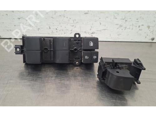 Used Switch Switch TOYOTA YARIS CROSS (MXP_) 1.5 Hybrid AWD-i (MXPJ16) (131 hp) 40289217 40289217