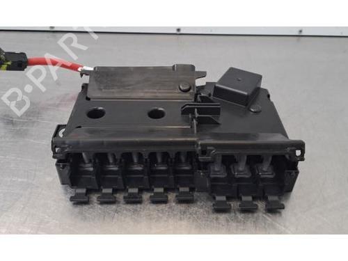 Used Fuse box Fuse box MERCEDES-BENZ C-CLASS (W205) C 200 d (205.001) (160 hp) 39480847 39480847