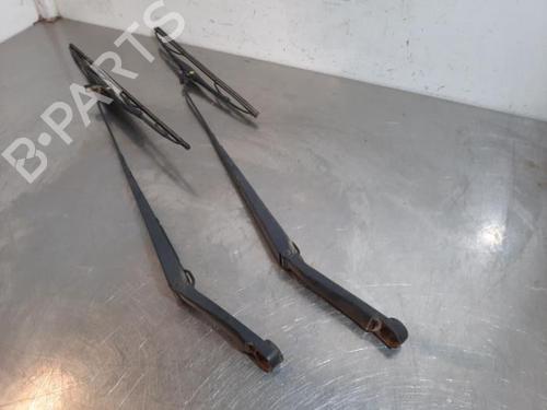 Used Front windshield wiper arm NISSAN NV200 Van 1.5 dCi 90 (M20, M20N, M20M) (90 hp) 19632340