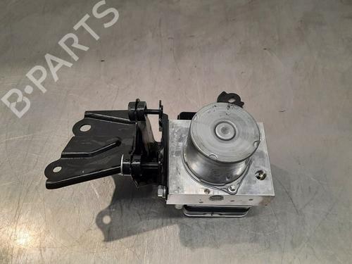 Used ABS pump TOYOTA YARIS (_P21_, _PA1_, _PH1_) 1.5 (MXPA11) (125 hp) 19649462