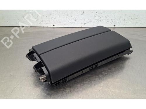 Used Armrest / Center console Armrest / Center console MERCEDES-BENZ CLA (C118) CLA 180 (118.384) (136 hp) 40285405 40285405