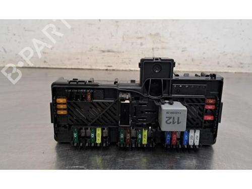Used Fuse box Fuse box 36872677 36872677