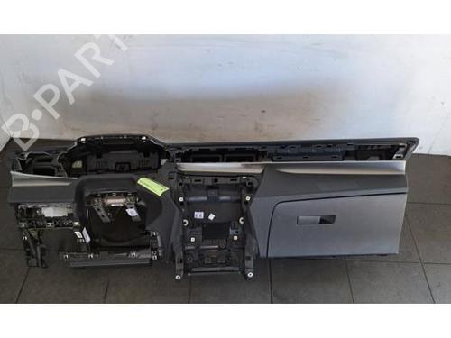 Tableau de bord PEUGEOT 308 III (FB_, FH_, FP_, F3_, FM_) e-308 (FMZKWZ) (156 hp) 24185056