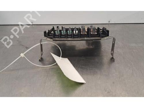 Fuse box RENAULT MASTER III Van (FV) 2.3 dCi 135 FWD (FV0N, FV08, FV06, FV00, FV1S) | BP30187565E1 