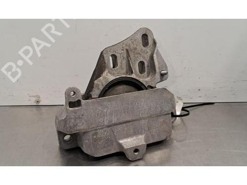 Used Engine mount Engine mount MERCEDES-BENZ CLA (C118) CLA 180 d (118.310) (116 hp) 32739953 32739953