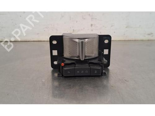 Used Gear lever Gear lever PEUGEOT 3008 II SUV (MC_, MR_, MJ_, M4_) 1.2 THP/ PureTech 130 (MRHNSM, MRHNSU, MRHNSJ, MRHNYW,... (131 hp) 34199021 34199021