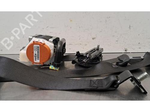 front-left-seatbelt-mercedes-benz-eqa-h243-2021-39153407 main image