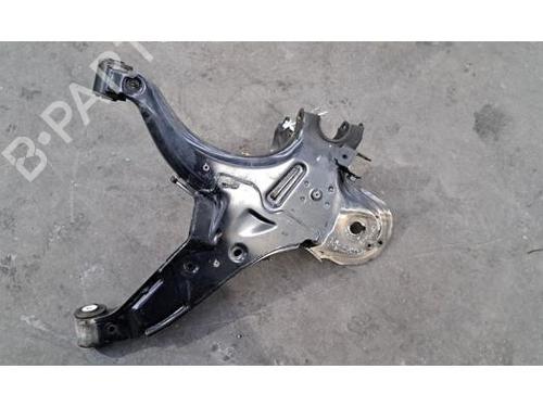 Venstre bagtil bærearm MERCEDES-BENZ V-CLASS (W447) V 250 BlueTEC / d (447.811, 447.813, 447.815) | BP30797506M14