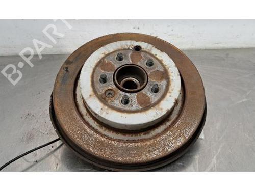 Used Right rear steering knuckle LAND ROVER DISCOVERY IV (L319) 3.0 SDV6 4x4 (256 hp) 23634492