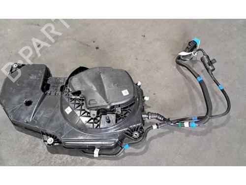 Used AdBlue tank RENAULT MEGANE IV Grandtour (K9A/M/N_) 1.5 Blue dCi 115 (K9A6) (116 hp) 30924170