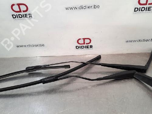 Used Front windshield wiper arm BMW X1 (F48) sDrive 18 i (140 hp) 15912872