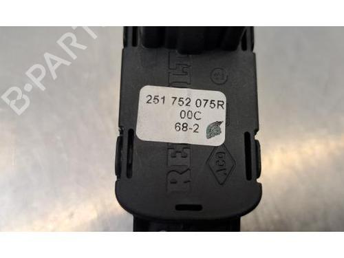 Switch RENAULT MEGANE IV Hatchback (B9A/M/N_) 1.3 TCe 140 (B9NB) | BP38099767I30 - Image 3