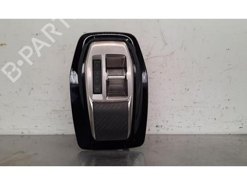 Used Gear lever PEUGEOT 208 II (UB_, UP_, UW_, UJ_) 1.2 PureTech 75 (75 hp) 24624713