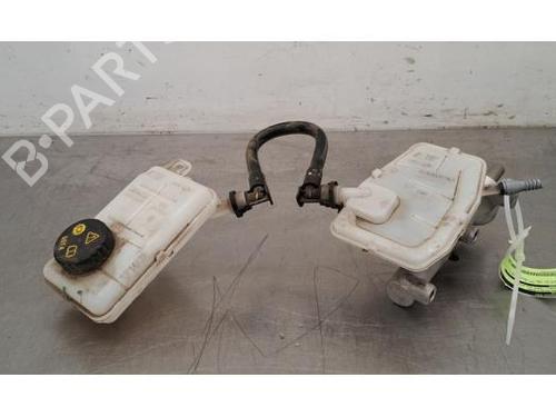 Used Brake master cylinder RENAULT TRAFIC III Van (FG_) 1.6 dCi 120 (FGMB) (120 hp) 25479414