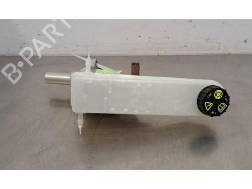 Used Brake master cylinder PEUGEOT EXPERT Van (V_) 2.0 BlueHDi 145 (144 hp) 29493732