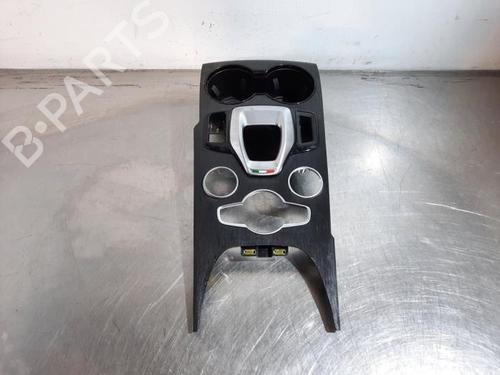 Used Middle console Middle console ALFA ROMEO GIULIA (952_) 2.2 D (952AGA250, 952AGM250, 952ASM2, 952ASA2) (136 hp) 33277717 33277717