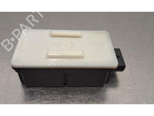 Used Electronic module Electronic module TESLA MODEL S (5YJS) 100D AWD (422 hp) 40289379 40289379
